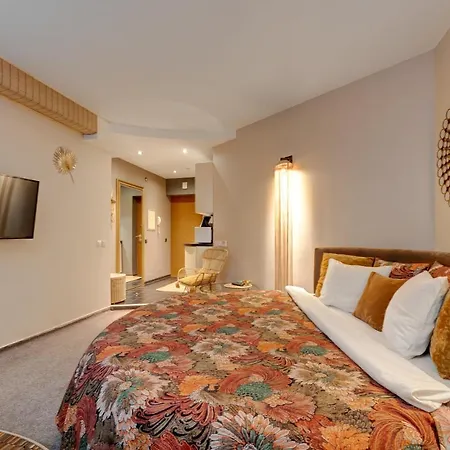 Апартаменти With Jaccuzi Вільнюс