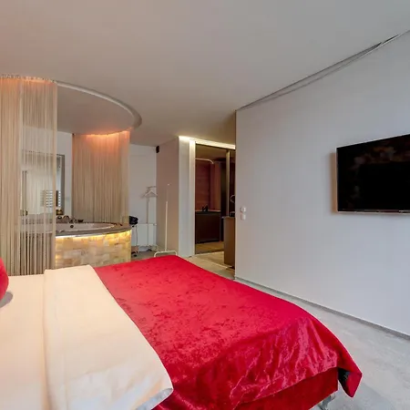 Apartment With Jaccuzi
