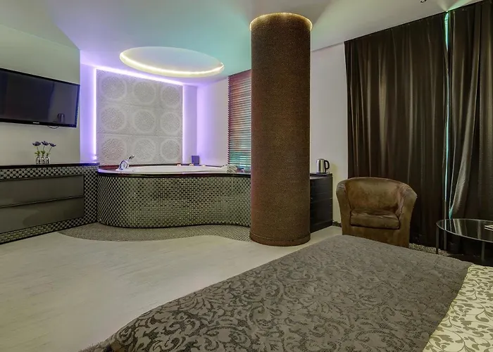 With Jaccuzi Apartman