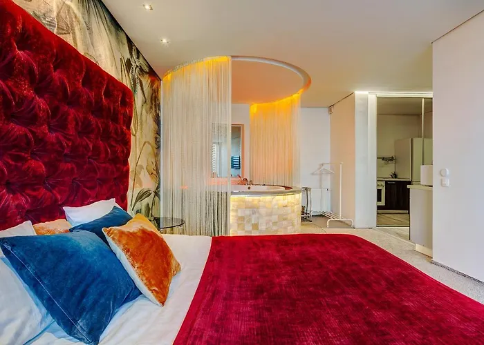 With Jaccuzi * Wilno